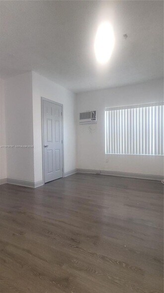 Building Photo - 1322 SW 7th St