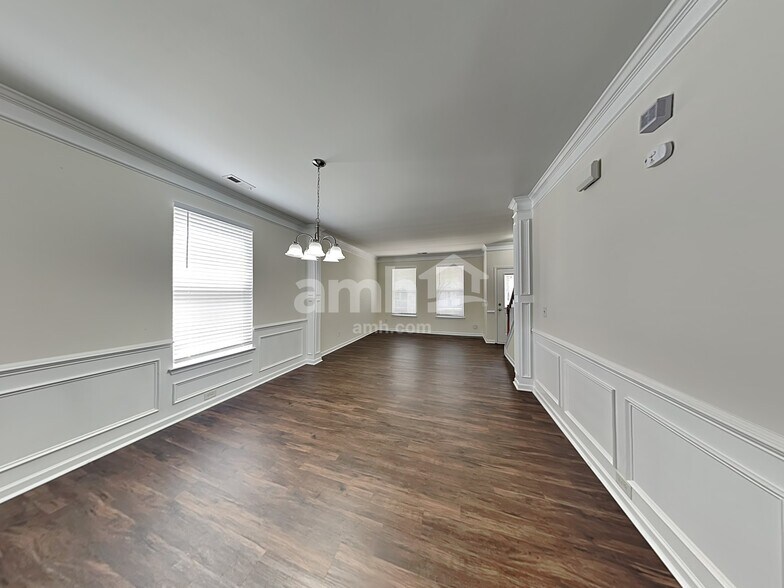 Building Photo - 5006 Lazy Day Ln