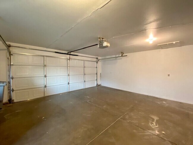 Building Photo - 766 N 2720 E