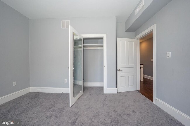 Building Photo - 7350 Ridge Ave