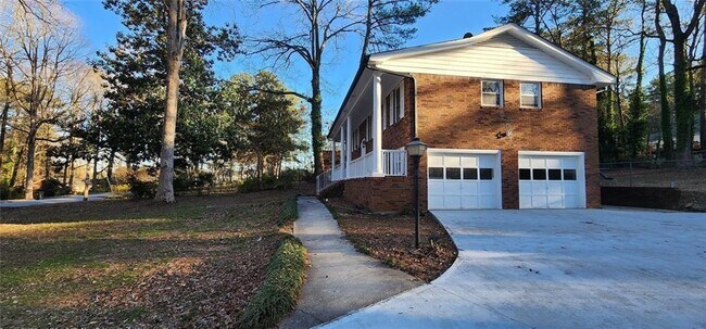 Building Photo - 2349 Valley Way