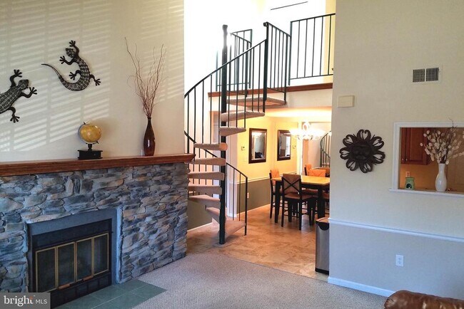 Building Photo - 12316 Wadsworth Way