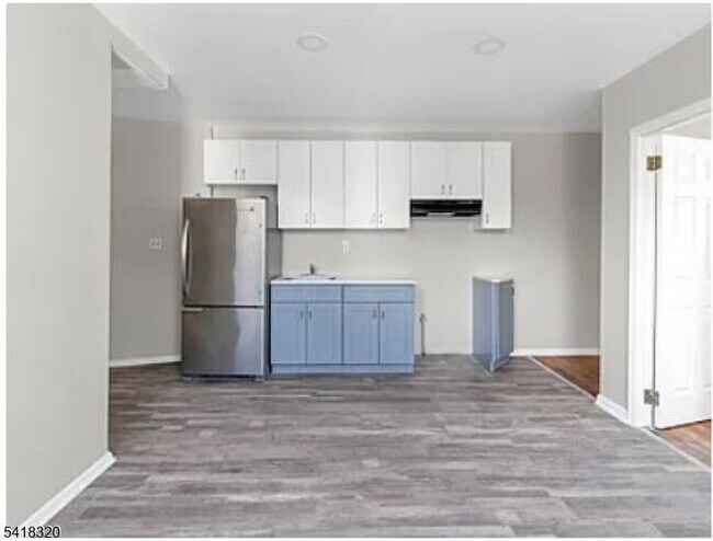 Building Photo - 84 Second St