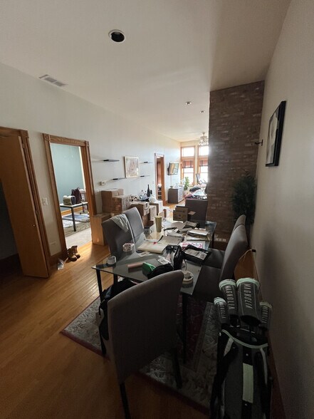 Building Photo - 1162 W Grand Ave