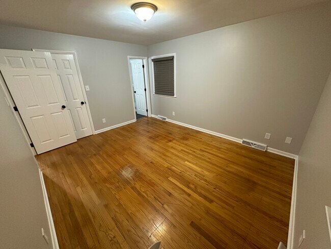 Building Photo - 500 Peachwood Pl