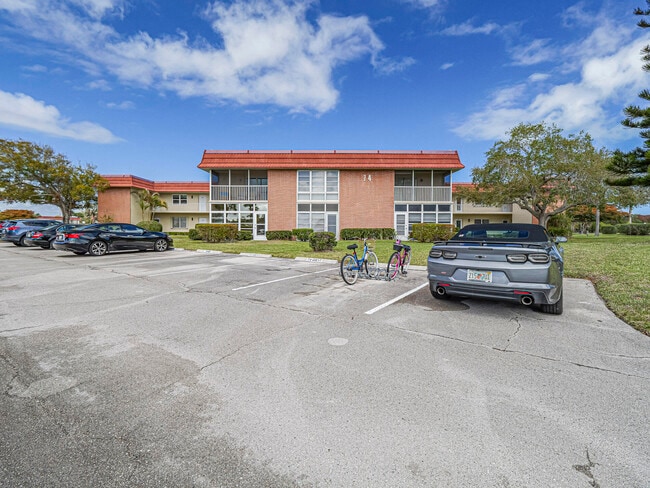 Building Photo - 74 Royal Oak Ct