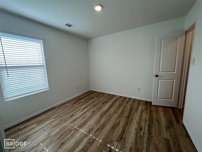 Building Photo - 3315 Aster Mdw Wy