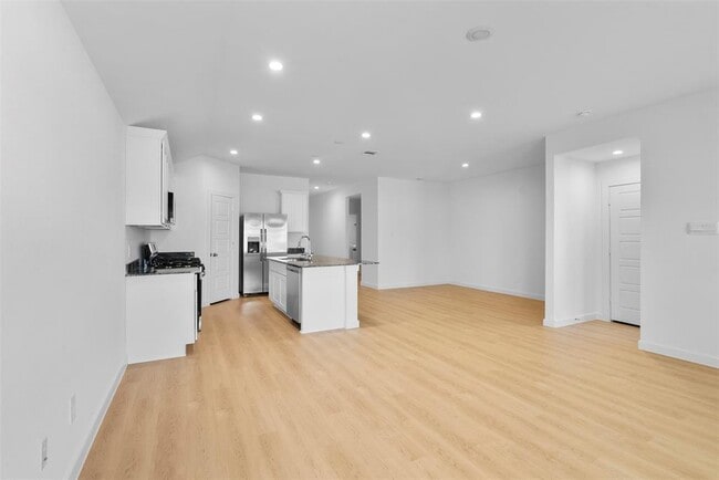 Building Photo - 8530 Sandy Coral Ln