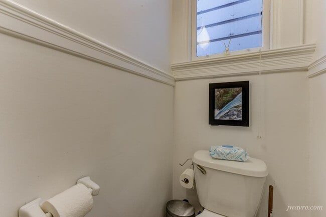 Building Photo - 426 Cole St