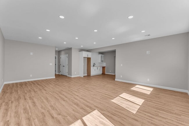 Building Photo - Italian Estates Property Management
