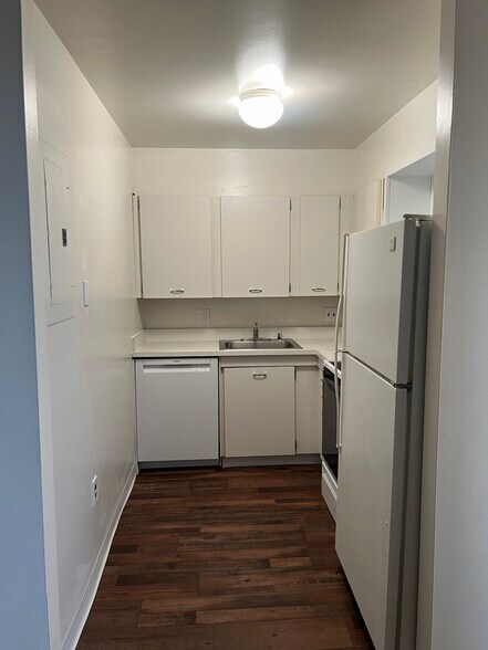 Kitchen - 1 E Chase St