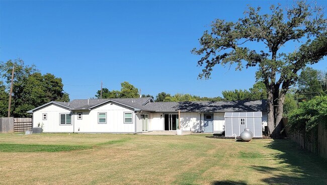 Building Photo - 1612 Caddo Peak Trail