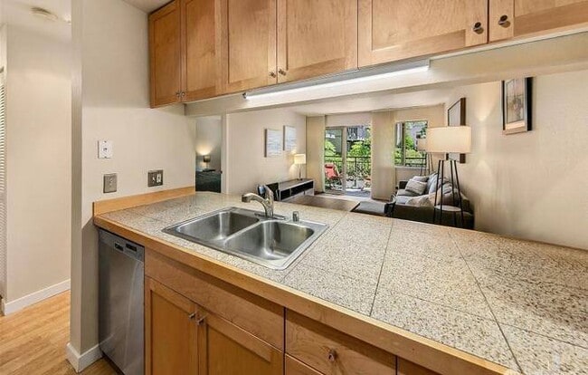 Building Photo - QNwk