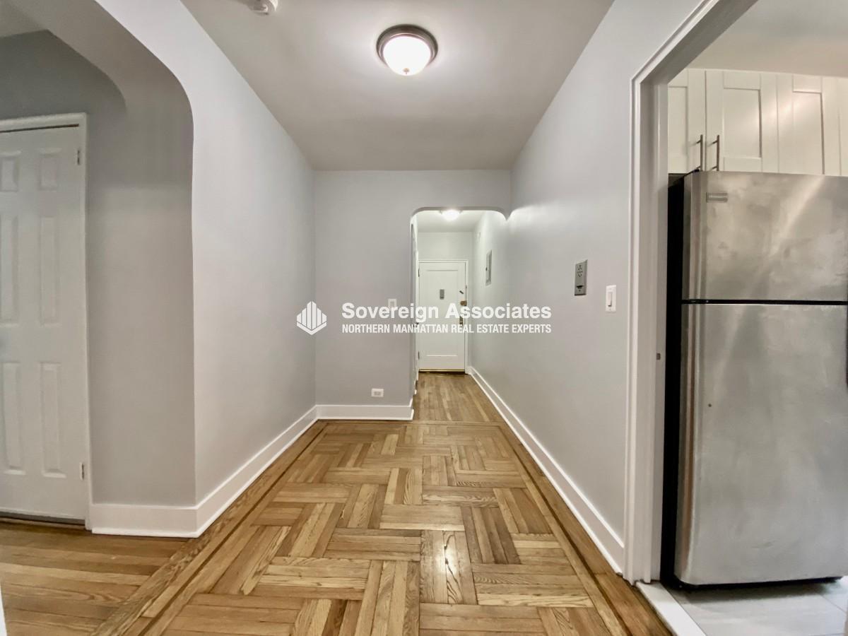 Building Photo - 100 Bennett Ave