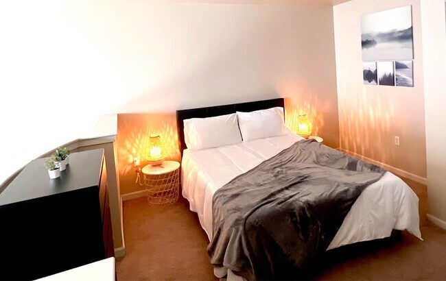 Building Photo - 2424 South 41st Street