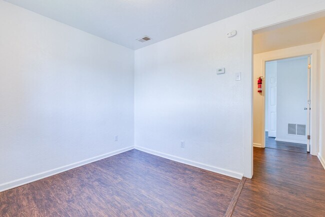 Building Photo - 707 Brownsville Rd