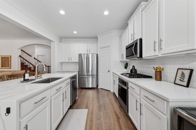 Building Photo - 66 S Longsford Cir