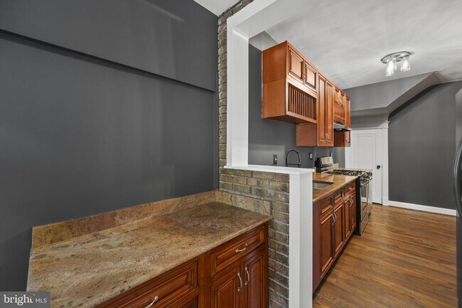 Building Photo - 3551 Hertford Pl NW
