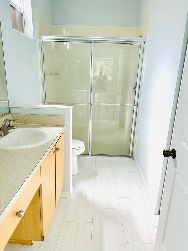 Building Photo - 205 SW Maclay Way