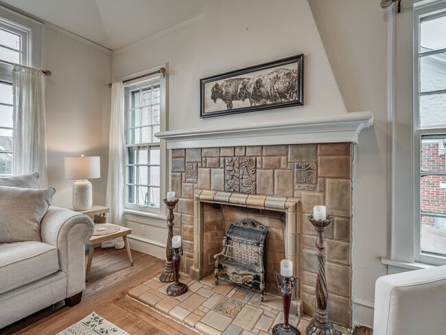 Building Photo - Stylish & Fully Furnished Mid-Term Rental in the Heart of OKC