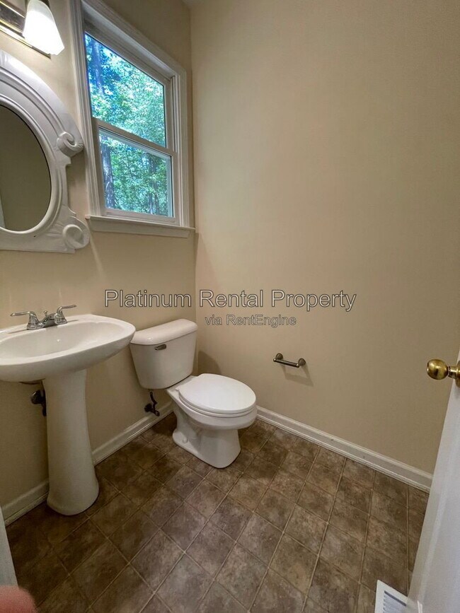 Building Photo - 7115 Red Fox Ln