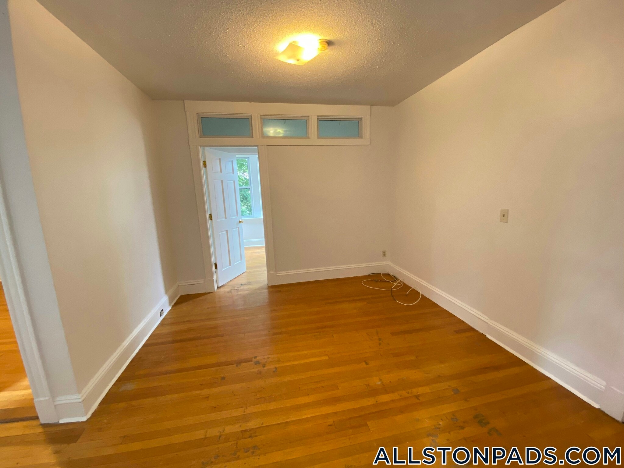 Building Photo - 40 Chester St