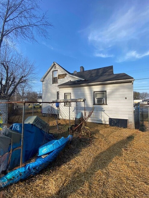 Building Photo - 618 W Monroe St