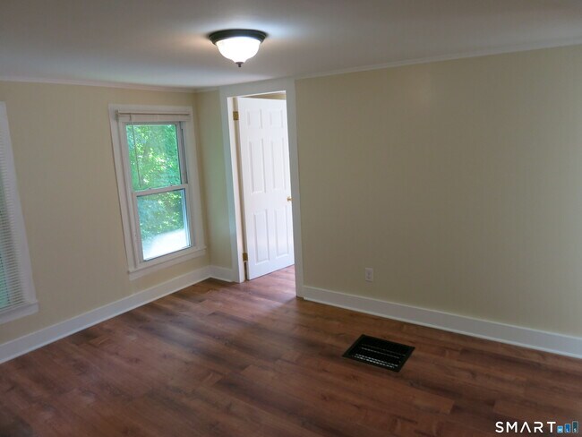 Building Photo - 16 Leesville Rd