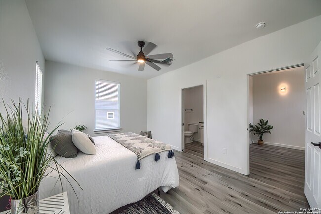 Building Photo - 2066 Dry Creek