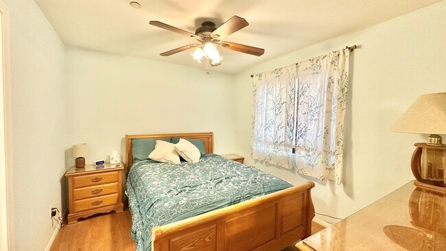 Building Photo - Darling Fully Furnished Guest Home Unit wi...