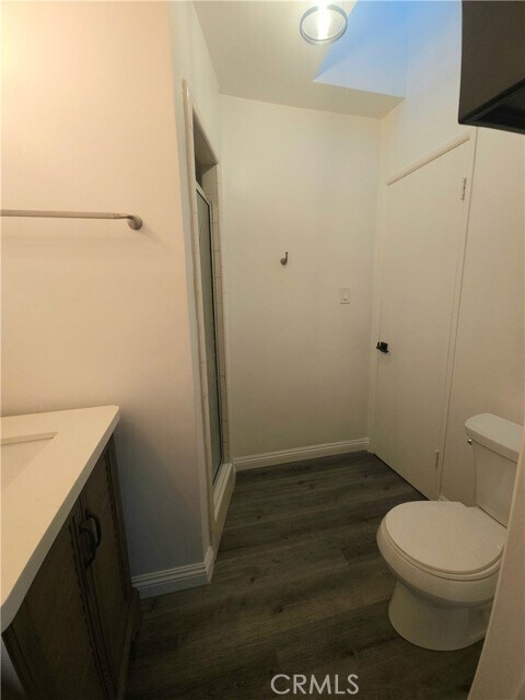 Building Photo - 17423 Burbank Blvd