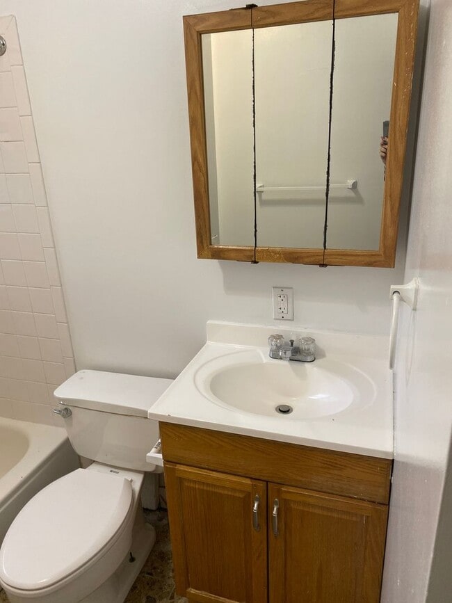 Building Photo - 2108 Thistlebloom Ave