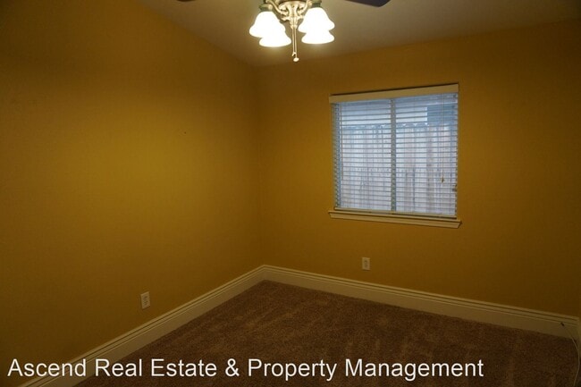 Building Photo - 4 br, 2 bath House - 10405 Heather Valley Dr.