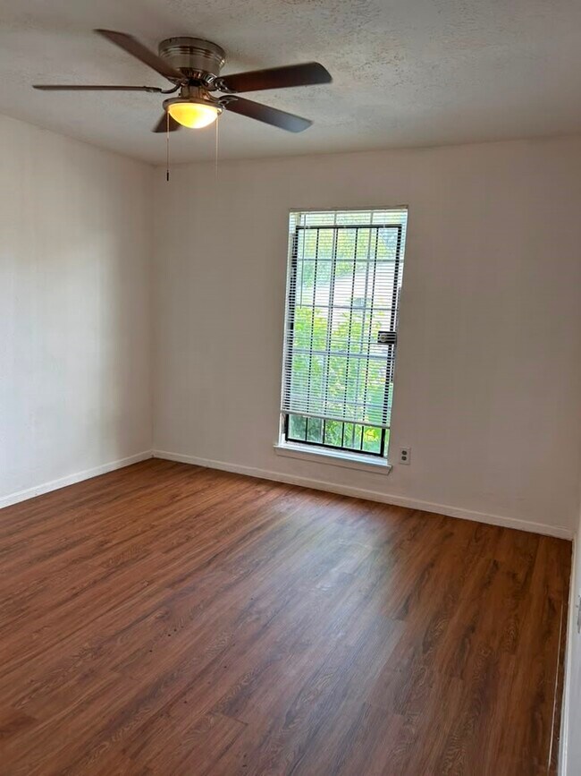 Building Photo - 6514 Summer Ridge Dr