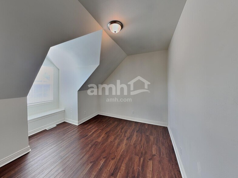 Building Photo - 436 N 2150 W