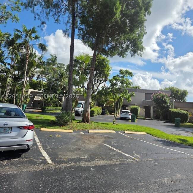 Building Photo - 7412 SW 105th Pl
