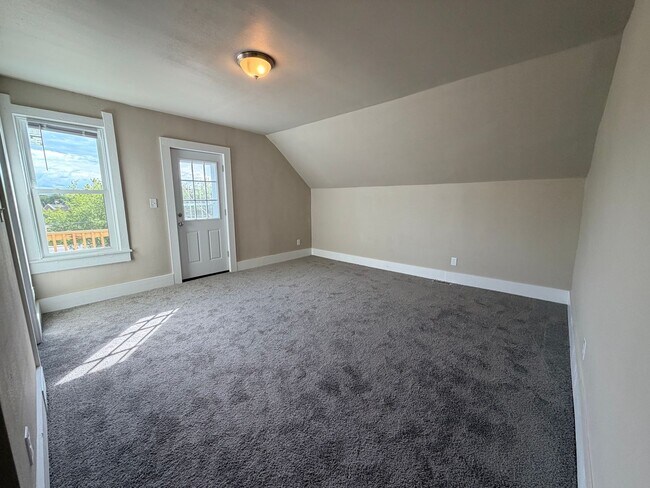 Building Photo - 2040 N 28th St