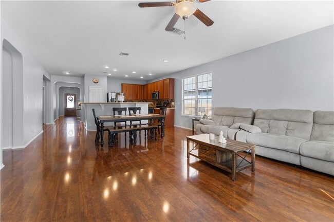 Building Photo - 554 Apricot Dr