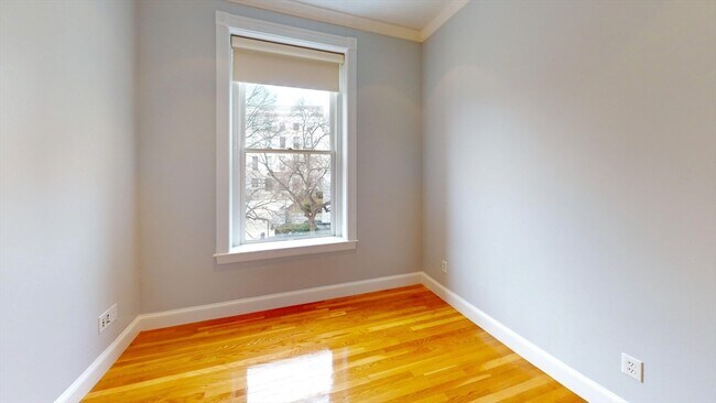 Building Photo - 22 Beacon St