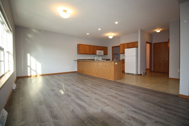 Building Photo - 4231 Owl Creek Dr