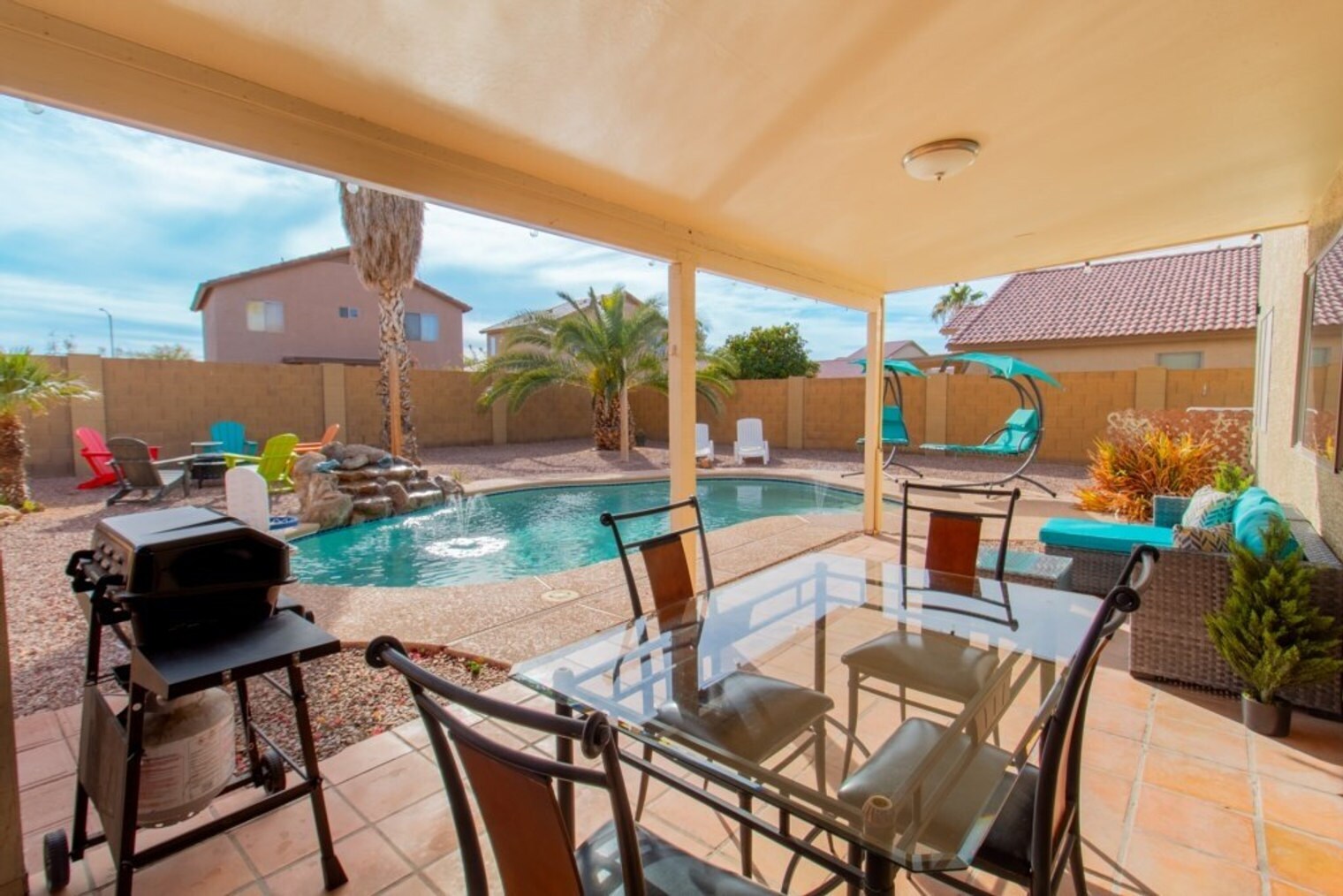 Building Photo - 1387 E 10th Pl