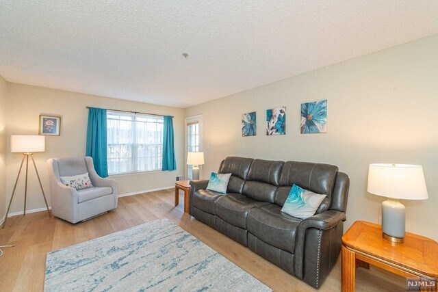 Building Photo - 1352 Paddington Rd