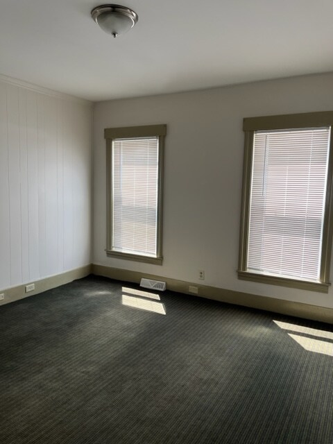 Building Photo - 369 Dubuque St