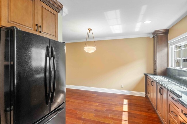 Building Photo - 5215 Sepulveda Blvd