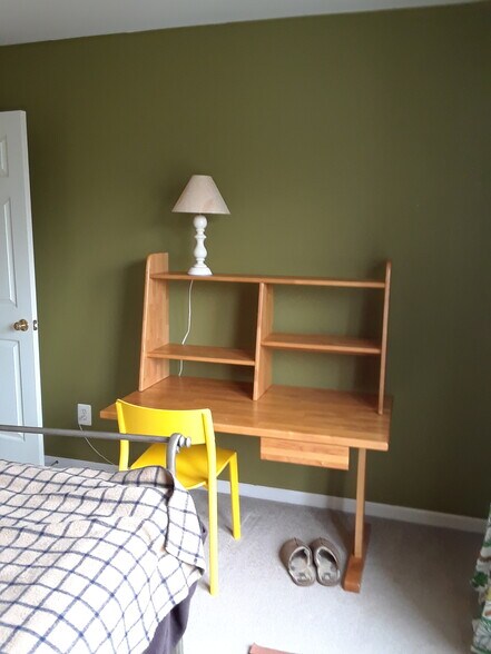 Building Photo - 1982 Brooke Farm Ct