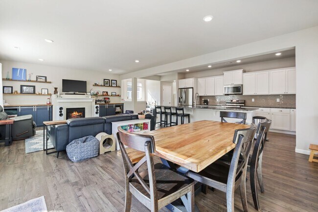 Building Photo - MOVE IN READY NOW! Meridian Campus home available! Beautiful 4 bedrooms 2.5 baths. Easy JBLM comm...