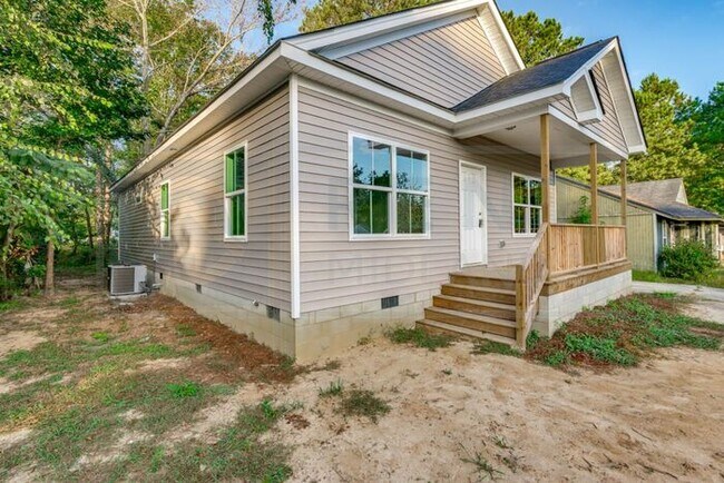 Building Photo - Newly built 3 bedroom, 2 bath Home