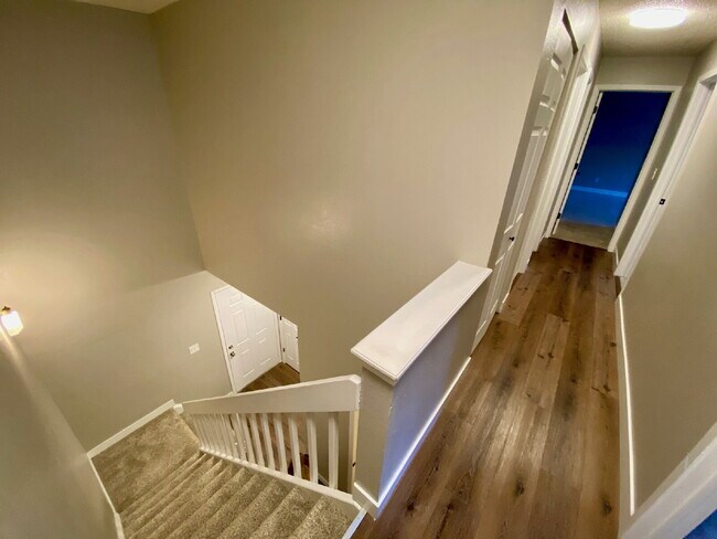 Building Photo - MOVE IN SPECIAL: Move in before November 3...