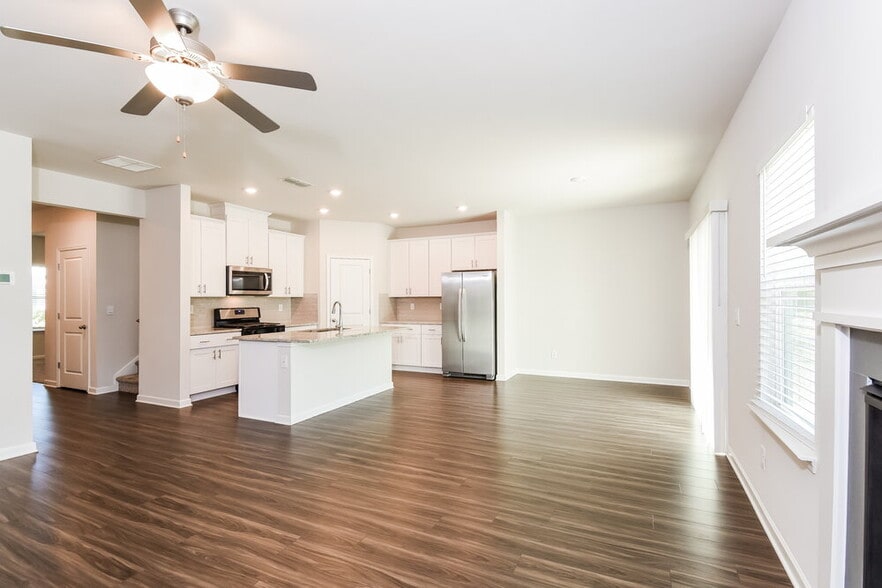 Building Photo - 6075 Hickory Crk Ct