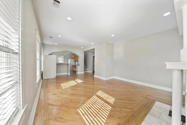 Building Photo - 196 N McNeil St